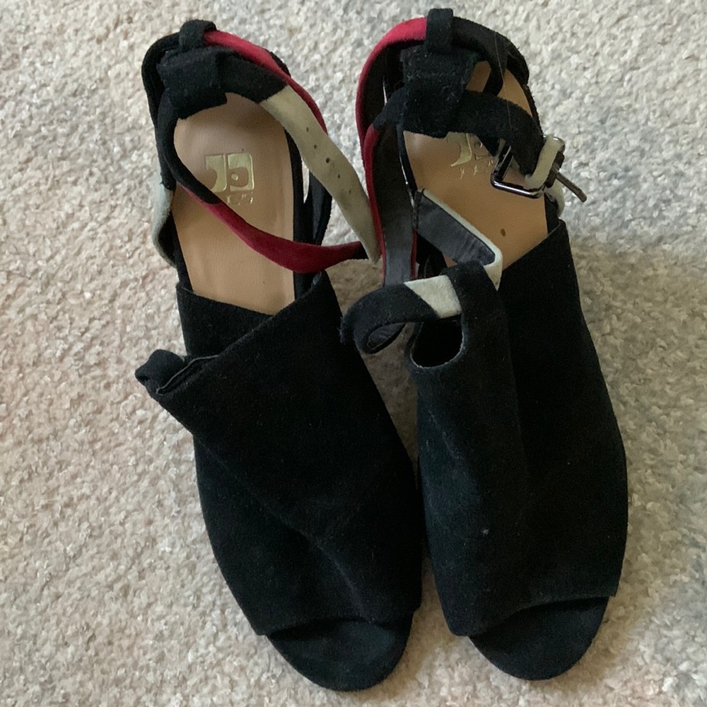Joe’s Jeans black suede wedge heels with fuchsia white suede strap - size 8.5